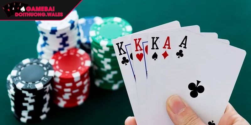 Thứ Tự Bài Poker Từ Mạnh Tới Yếu Và Các Thông Tin Cần Biết 1 Tứ quý khá mạnh trong thứ tự bài Poker